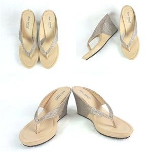 HENRY FERRERA|Gold Glitter Platform Wedge Sandals